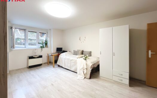 Prodej bytu 1+kk, 28 m² – Praha, Michle, ulice Michelská