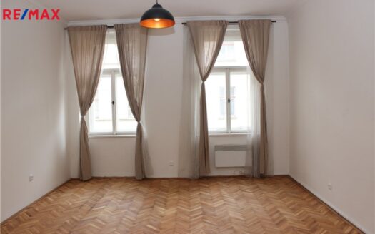 Pronájem bytu 1+1, 48 m² – Praha, Vinohrady, ulice Římská