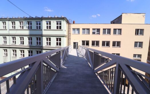 Pronájem bytu 1+kk, 18 m² – Praha, Smíchov, ulice Křížová