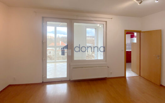 Pronájem bytu 2+1, 39 m² – Praha, Hloubětín, ulice Nademlejnská