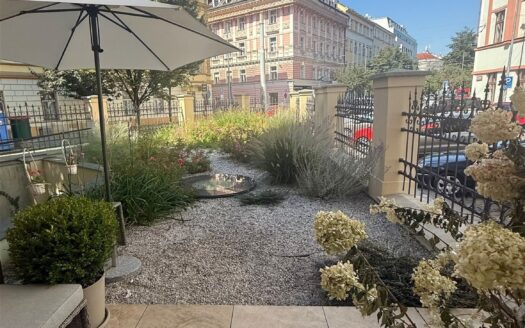 Pronájem bytu 2+kk, 65 m² – Praha, Vinohrady, ulice U Zvonařky