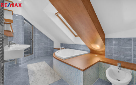 Prodej bytu 5+kk, 219 m² – Praha, Dolní Měcholupy, ulice Za kovárnou