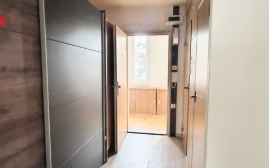 Pronájem bytu 2+kk, 43 m² – Praha, Střížkov, ulice Roudnická