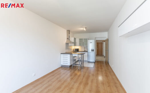 Pronájem bytu 1+kk, 32 m² – Praha, Radotín, ulice Josefa Kočího
