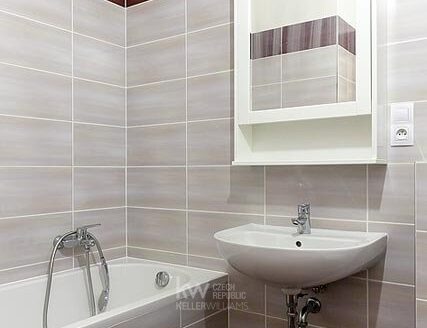 Pronájem bytu 1+kk, 24 m² – Praha, Horní Měcholupy, ulice Mantovská