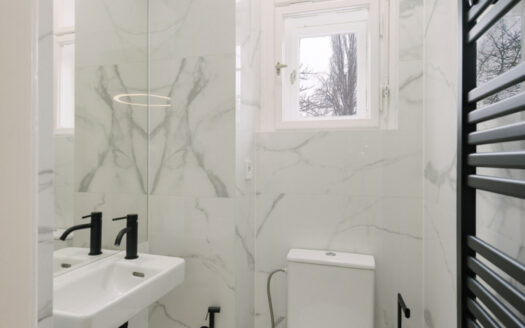 Pronájem bytu 3+1, 137 m² – Praha, Dejvice, ulice Na viničních horách