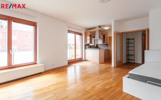 Pronájem bytu 2+kk, 103 m² – Praha, Jinonice, ulice Hlubocká