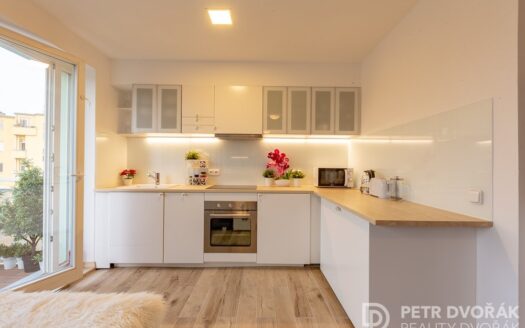 Pronájem bytu 3+kk, 98 m² – Praha, Vinohrady, ulice Uruguayská