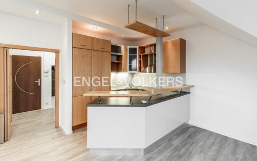 Pronájem bytu 3+kk, 93 m² – Praha, Libeň, ulice V Holešovičkách