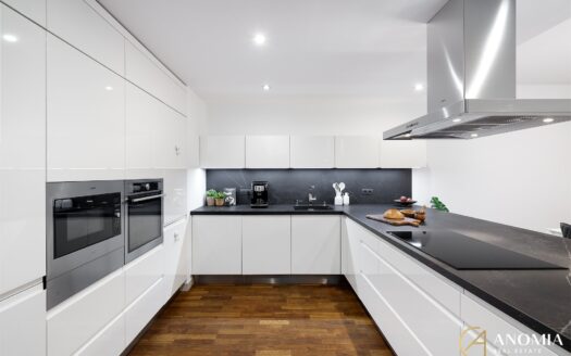 Prodej bytu 3+kk, 116 m² – Praha, Smíchov, ulice Zdíkovská