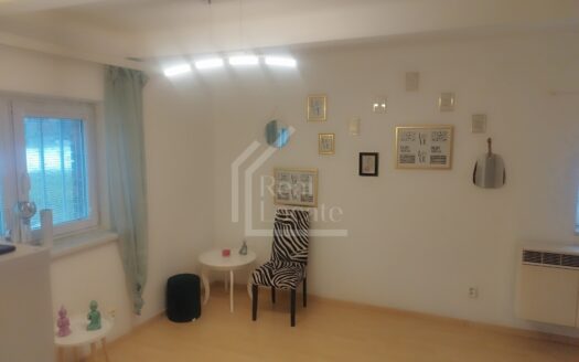 Pronájem bytu 1+1, 35 m² – Praha, Kunratice, ulice Mašatova