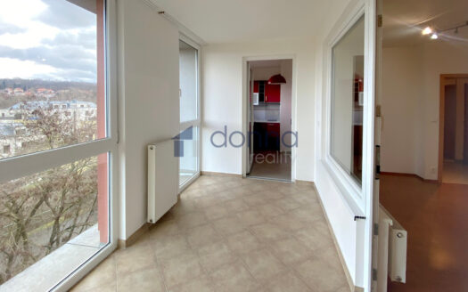 Pronájem bytu 2+1, 39 m² – Praha, Hloubětín, ulice Nademlejnská