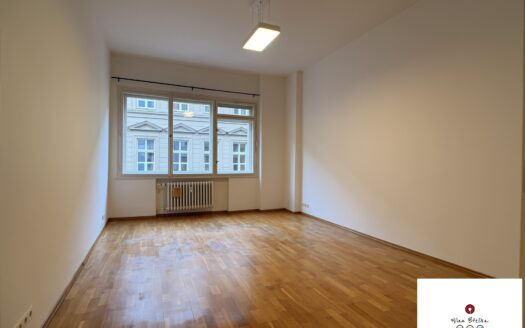 Pronájem bytu 3+kk, 75 m² – Praha, Nové Město, ulice U půjčovny