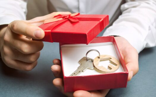 Darování bytu rizika, daně, věcná břemena a jak se chránit při převodu v rodině