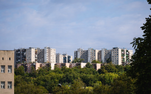Družstevní byt vs. byt v osobním vlastnictví převod, financování, práva a omezení