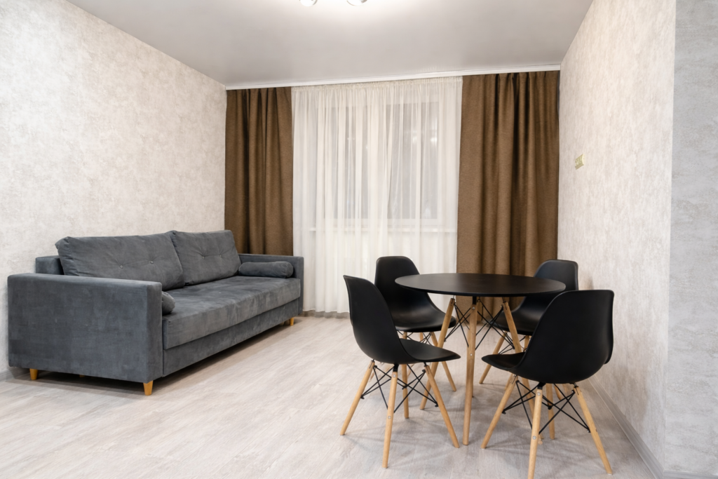 Podnájem bytu jak funguje, kdy je legální, rozdíl oproti nájmu a co musí být ve smlouvě