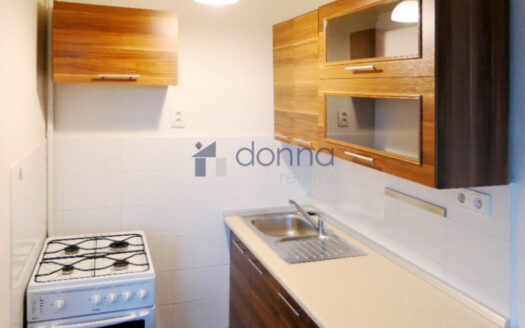 Pronájem bytu 1+kk, 31 m² – Praha, Žižkov, ulice Na Ohradě