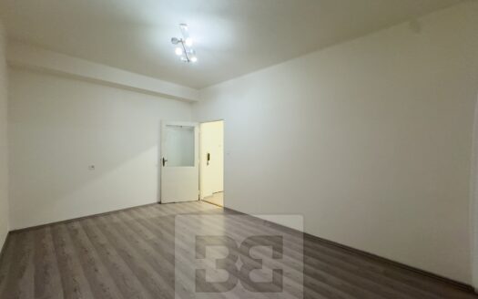Pronájem bytu 1+kk, 26 m² – Praha, Smíchov, ulice K vodojemu