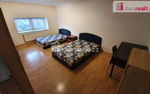 Pronájem bytu 1+kk, 21 m² – Praha, Hostavice, ulice Pilská