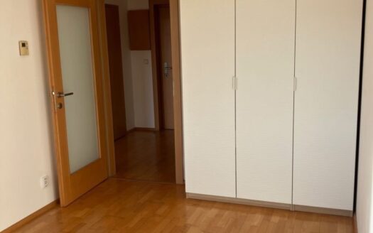 Prodej bytu 2+kk, 52 m² – Praha, Vysočany, ulice Nepilova