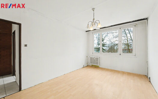 Prodej bytu 2+kk, 42 m² – Praha, Prosek, ulice Zárybská