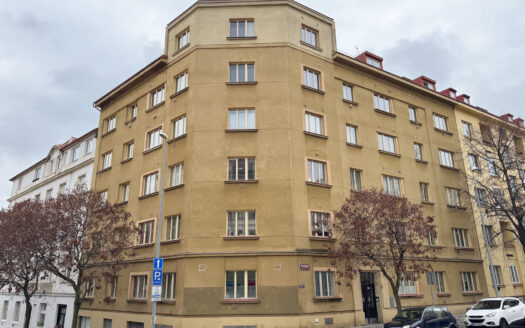 Pronájem bytu 1+1, 55 m² – Praha, Vinohrady, ulice Šmilovského