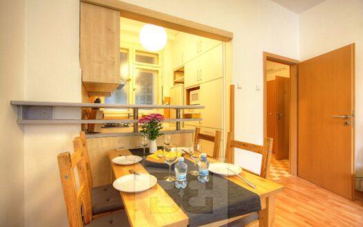 Pronájem bytu 1+1, 37 m² – Praha, Malá Strana, ulice Újezd