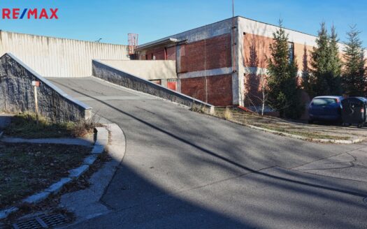 Prodej Garáže, 18 m² – Praha, Liboc, ulice Navigátorů