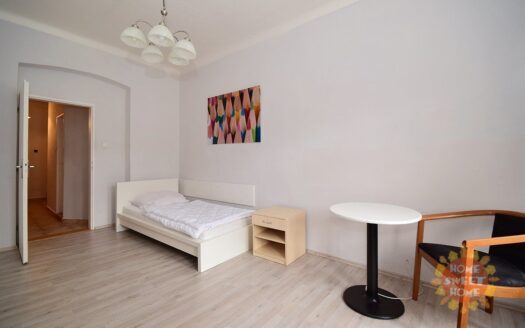 Pronájem bytu 1+1, 35 m² – Praha, Žižkov, ulice Cimburkova