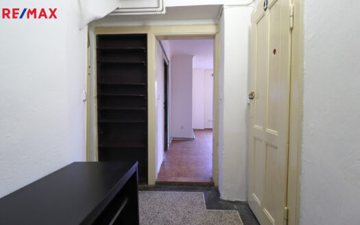 Pronájem bytu 2+kk, 48 m² – Praha, Libeň, ulice Valčíkova