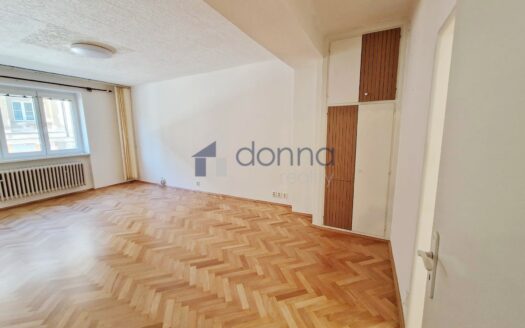 Pronájem bytu 2+1, 58 m² – Praha, Podolí, ulice Podolská