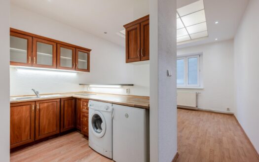 Pronájem bytu 2+kk, 42 m² – Praha, Smíchov, ulice Jindřicha Plachty