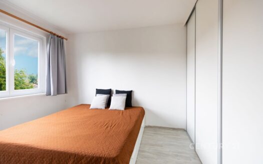 Pronájem bytu 2+1, 56 m² – Praha, Malešice, ulice Káranská