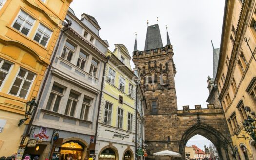 Pronájem bytu 1+kk, 35 m² – Praha, Malá Strana, ulice Mostecká