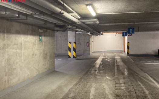 Pronájem Garážová stání, 12 m² – Praha, Smíchov, ulice Tomkova