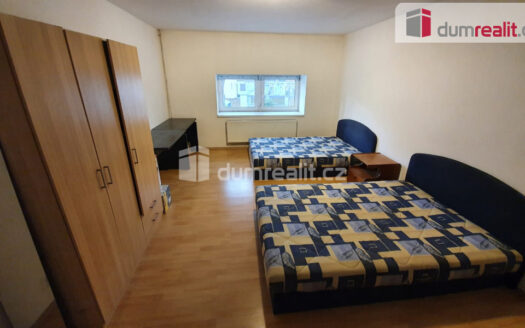 Pronájem bytu 1+kk, 21 m² – Praha, Hostavice, ulice Pilská