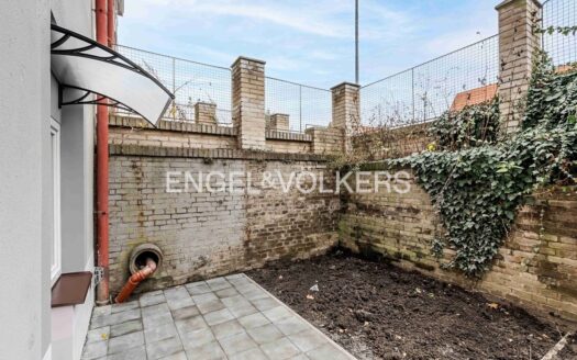 Pronájem bytu 1+kk, 24 m² – Praha, Žižkov, ulice V domově