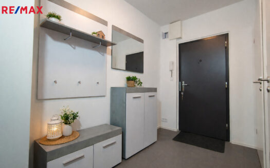 Pronájem bytu 2+kk, 42 m² – Praha, Stodůlky, ulice Nušlova