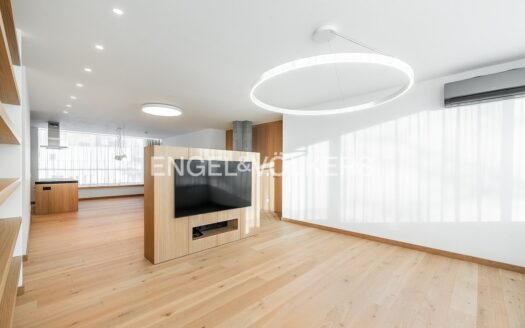 Pronájem bytu 4+kk, 138 m² – Praha, Libeň, ulice Valčíkova