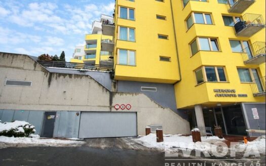 Prodej Garážová stání, 15 m² – Praha, Žižkov, ulice Jeseniova