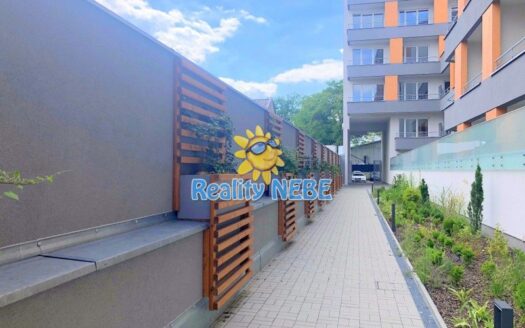 Pronájem bytu 1+kk, 30 m² – Praha, Vršovice, ulice Novgorodská