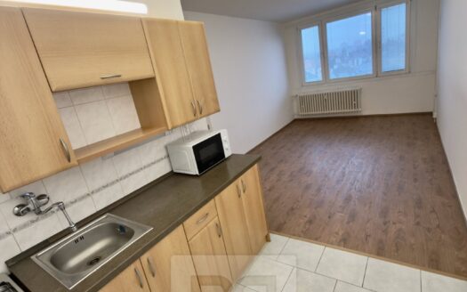 Pronájem bytu 2+kk, 40 m² – Praha, Strašnice, ulice Vyžlovská