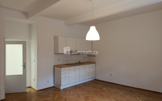 Pronájem bytu 1+kk, 32 m² – Praha, Strašnice, ulice Za poštou