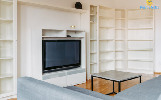 Pronájem bytu 2+kk, 70 m² – Praha, Vyšehrad, ulice Neklanova