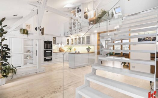 Byt 5+1 a více, 200 m² – Praha, Holešovice, ulice Pplk. Sochora 1116 na prodej | REALT