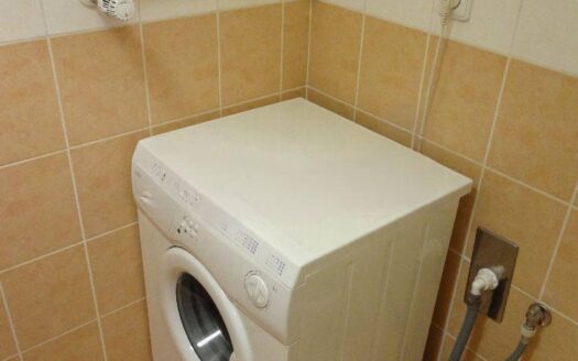 Pronájem bytu 1+kk, 27 m² – Praha, Michle, ulice Jemnická