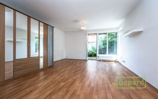 Pronájem bytu 1+1, 43 m² – Praha, Kbely, ulice Herlíkovická