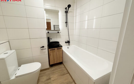 Pronájem bytu 2+kk, 40 m² – Praha, Michle, ulice V zápolí