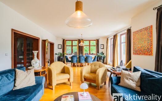 Pronájem bytu 5+kk, 180 m² – Praha, Vinohrady, ulice Perucká 2525