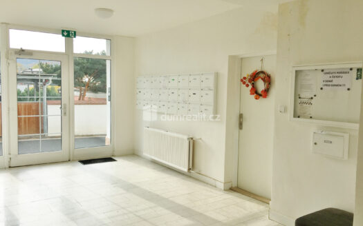 Pronájem bytu 1+1, 46 m² – Praha, Hlubočepy, ulice Pod Žvahovem